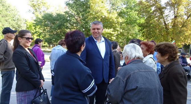 Кандидат-кметът на ГЕРБ за пловдивския район „Северен" Стоян Алексиев и
