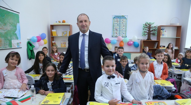 Президентът Румен Радев ще открие кръгла маса "Спортът, децата и