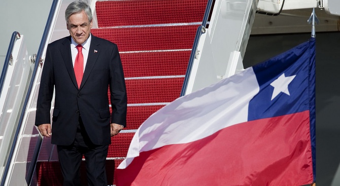 Президентът на Чили Себастиан Пинера обяви извънредно положение след вчерашните