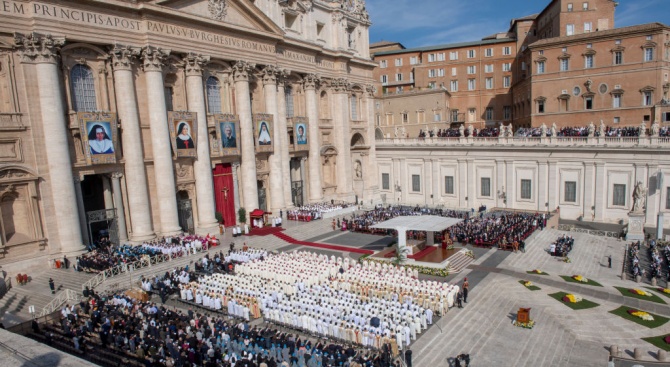 Правосъдието на Ватикана разследва системата, чрез която е станало възможно