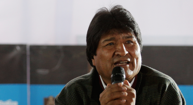 Досегашният боливийски президент Ево Моралес води на президентските избори в