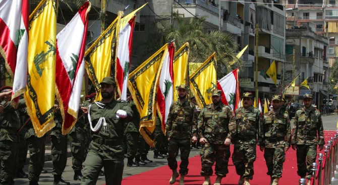 Бойци на действащата в Ливан и подкрепяна от Иран шиитска