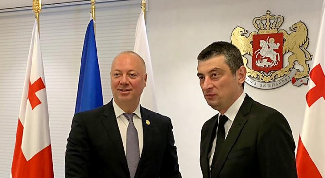 Министърът на транспорта, информационните технологии и съобщенията Росен Желязков и