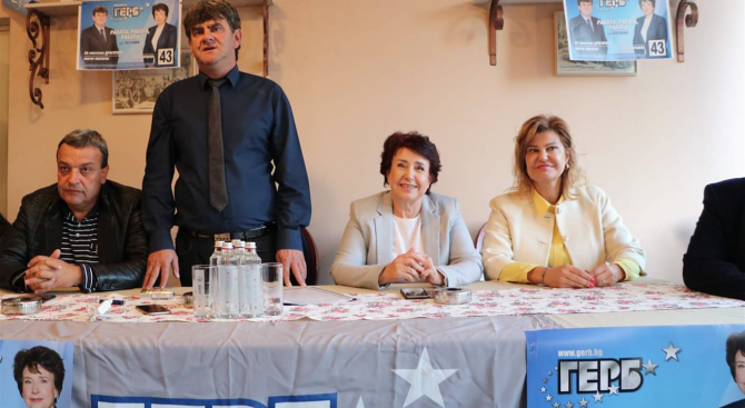 Изключително топло беше посрещната Вяра Церовска, кандидат за кмет на