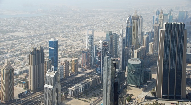Дубай разхлаби разпоредбите си за употребата на алкохол, като позволи