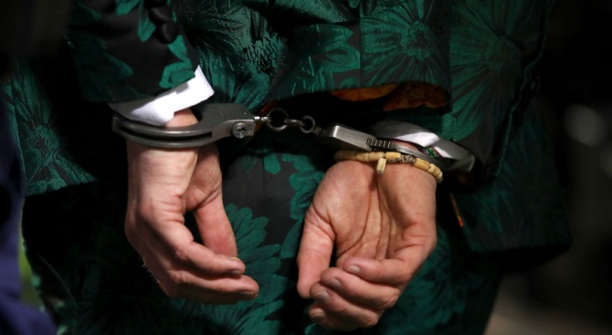 Задържани са трима мъже, заплашвали 44-годишен мъж от село Изворово