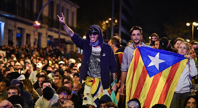 Хиляди граждани се включиха в митинг, организиран от испанската крайнодясна