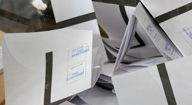 Изборният ден в Добрич започна без сигнали за нарушения и