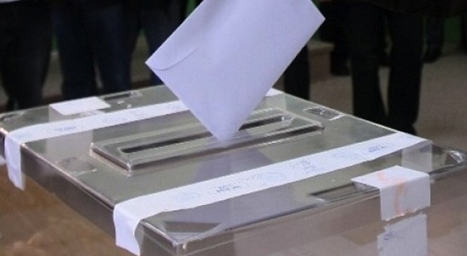 Изборният ден във Варна започна нормално, съобщи председателят на Общинската