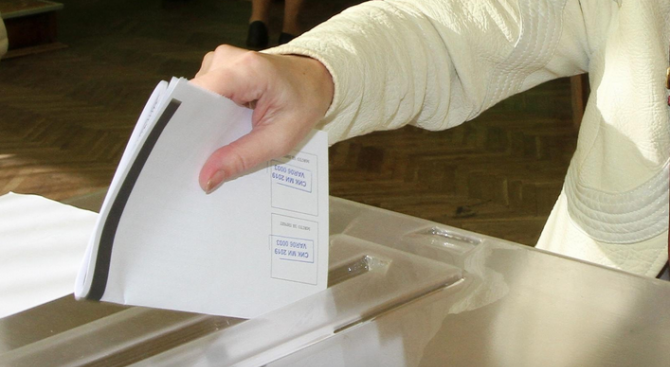 Избирателната активност в област Смолян е 16.22 процента към 10