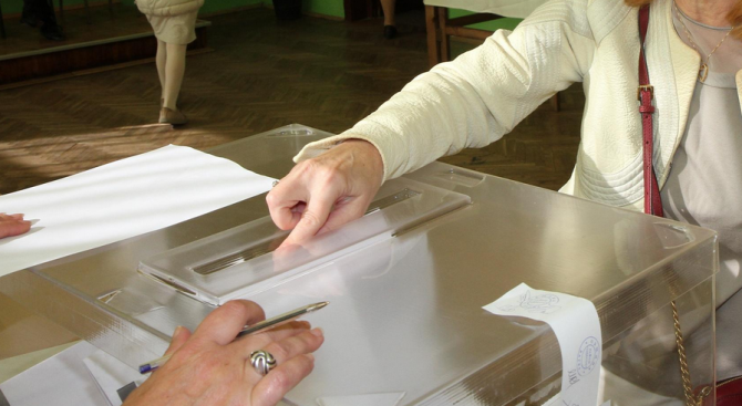 Избирателната активност в Добричка област е 11.51 на сто, според