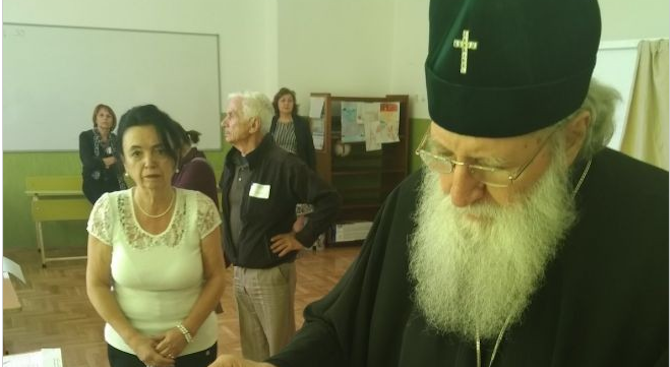 Негово светейшество българският патриарх и Софийски митрополит Неофит упражни правото