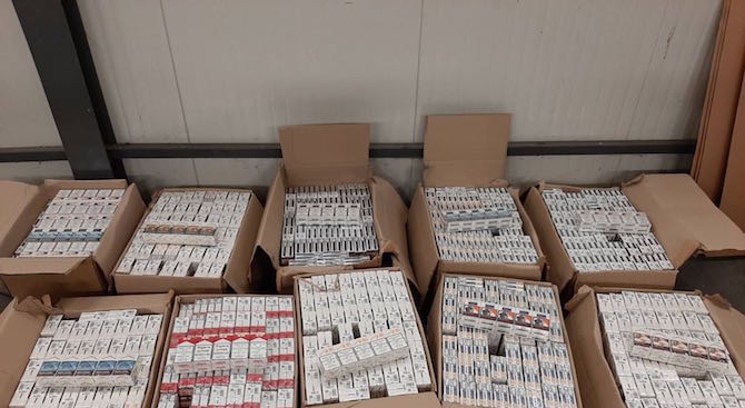 98 800 къса /4940 кутии/ контрабандни цигари задържаха митническите служители