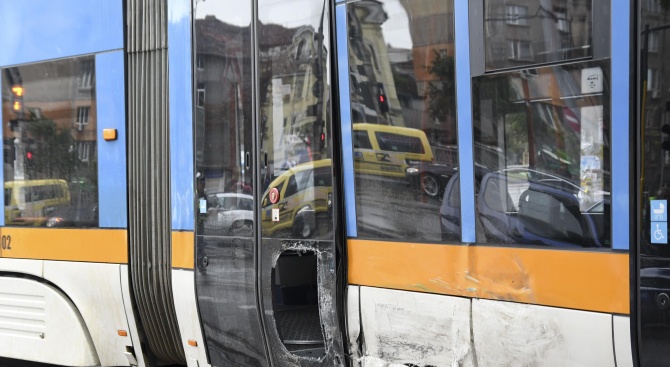 Два трамвая се удариха на столичния бул. „Христо Ботев”. Инцидентът