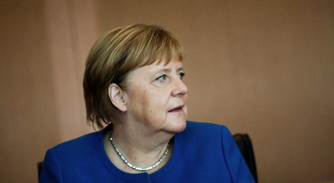 Германският канцлер Ангела Меркел призова в края на двудневното си