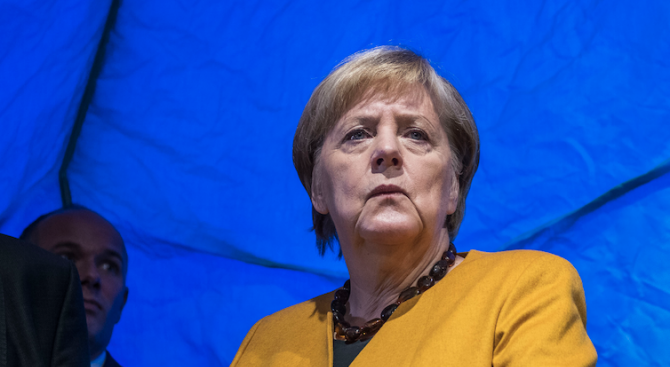 Германският канцлер Ангела Меркел почете паметта на 10 души, убити
