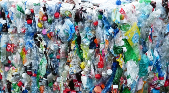 Приблизително 42% от пластмасовите отпадъци в Европейския съюз са били
