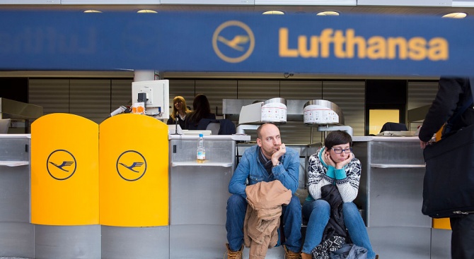 Пилотите и стюардесите на авиокомпанията „Луфтханза“ започват ефективна стачка в