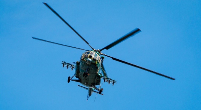 Министър-председателят Бойко Борисов прелетя с хеликоптер над новоизградения участък от
