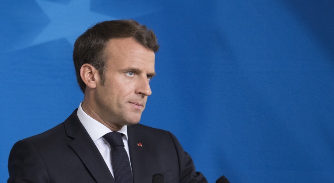 Френският президент Еманюел Макрон призова на френски и на немски