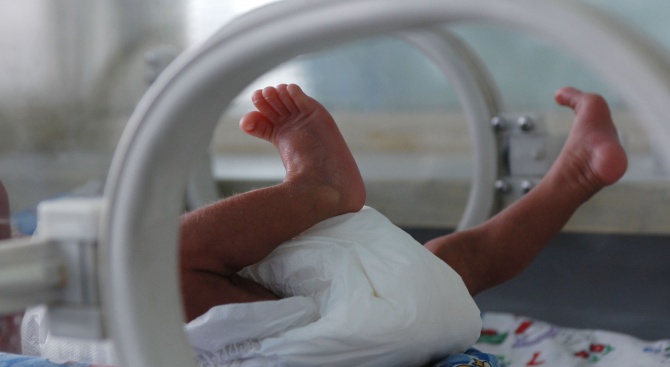 52-годишна жена роди здраво бебе във Варна. Щастливата вест съобщиха