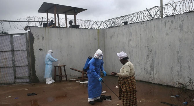 Местна радиостанция, която бе въвлечена в борбата срещу ебола в