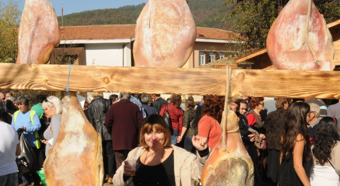 Тридневен празник на еленския бут подготвят в балканската община. Празникът