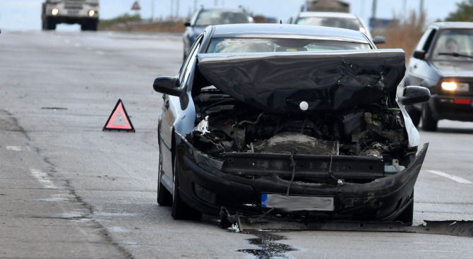19-годишна шофьорка е предизвикала тежкия пътен инцидент при неправилно изпреварване