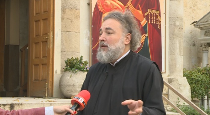Отец Василий Шаган призова хората да мислят и за духовното