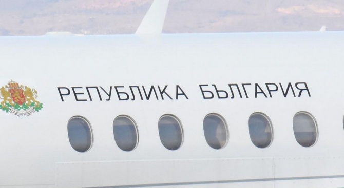 Директорът на правителствения "Авиоотряд 28" Тодор Коджейков потвърди пред журналисти