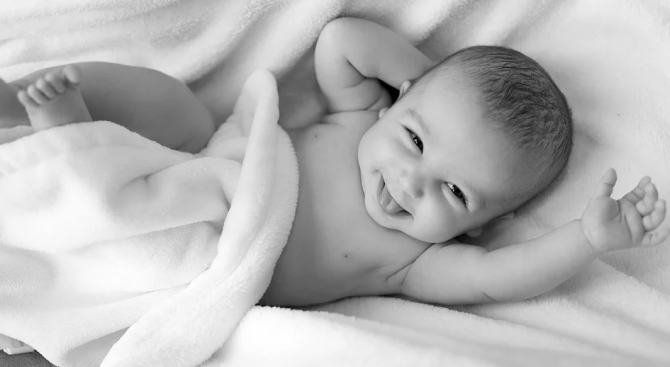 Хълцането е много важно за бебетата, защото регулира дишането им,