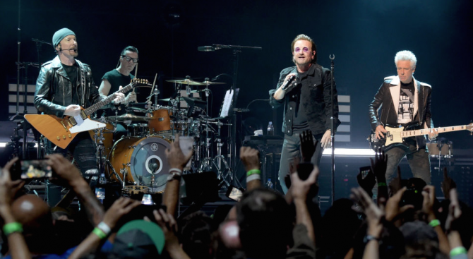Британската рок група U2 е най-успешна в турнетата през последното