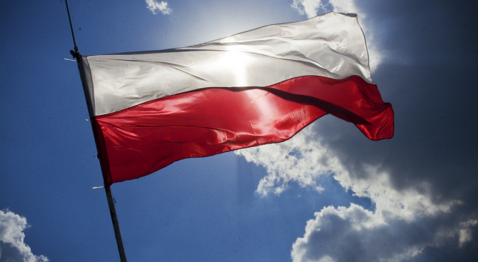 Горната камара на полския парламент, Сенатът, отхвърли спорния законопроект, позволяващ