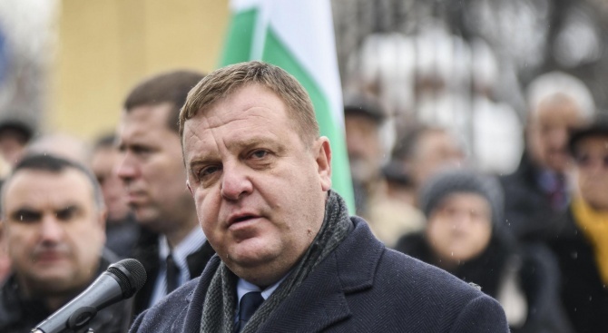 Министърът на отбраната Красимир Каракачанов Красимир Дончев Каракачанов е заместник