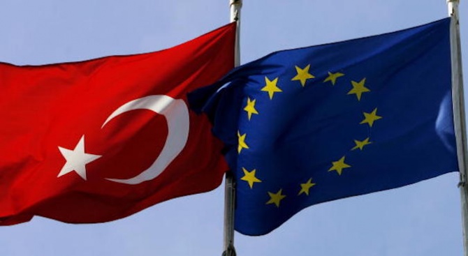 ЕС намалява значително предприсъединителната помощ за Турция през тази година