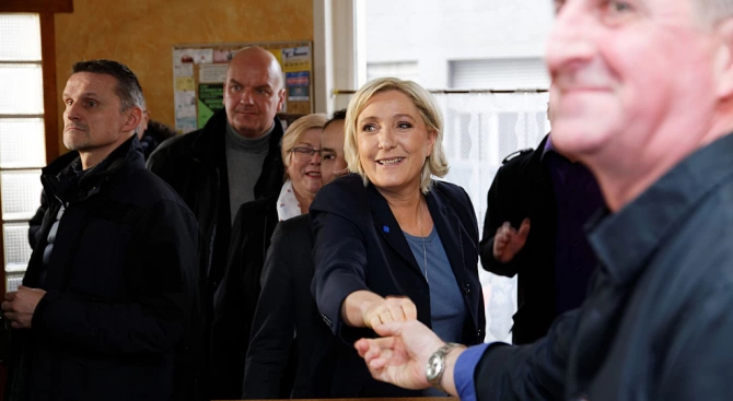 Лидерът на френското движение Национално обединение бившата партия Национален фронт