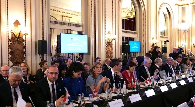 Външни министри от 35 страни сред които и България изразиха