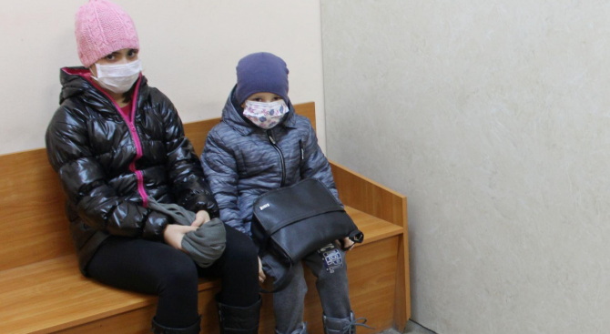 В общините Карлово, Сопот и Куклен е обявена грипна епидемия.