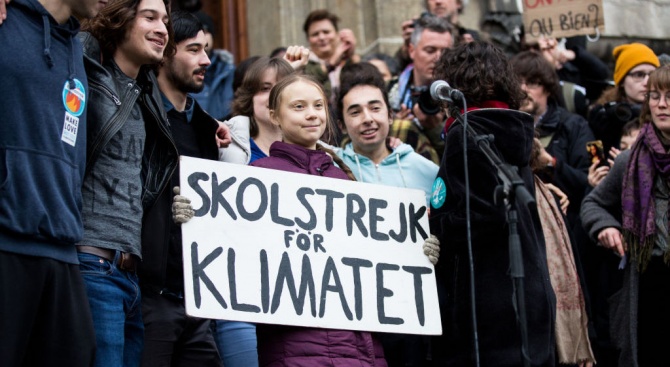 Около 50 души, сред които и шведската екоактивистка Грета ТунбергГрета