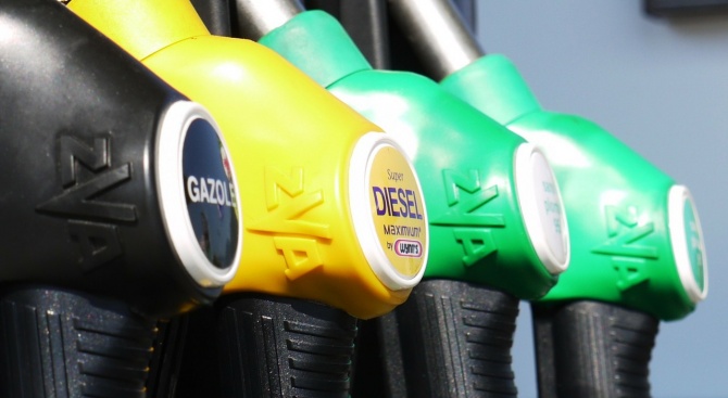 От днес законът за горивата влиза в сила, предаде БНР.