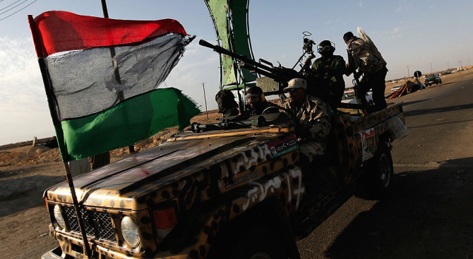 В Либия днес отново се водят сражения, съобщиха и двете