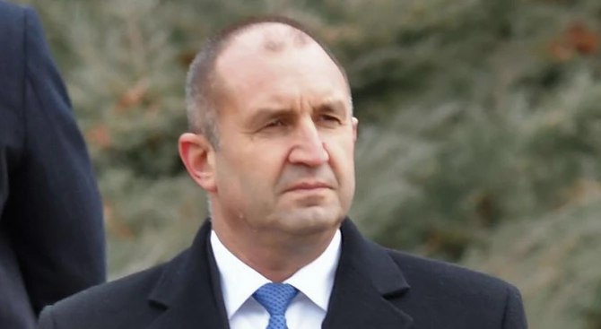 Днес държавният глава Румен Радев Румен Георгиев Радев е български