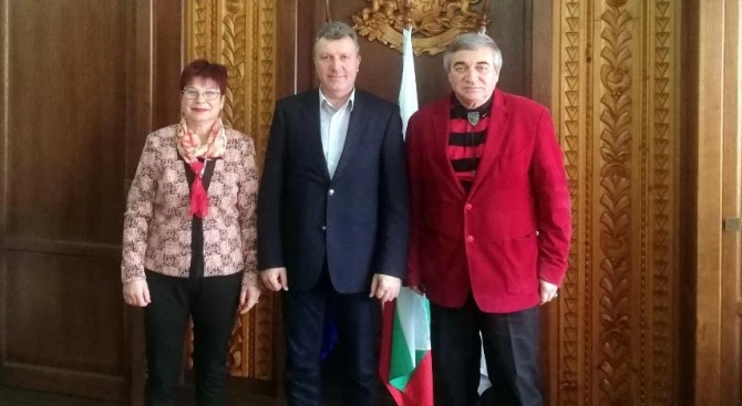 Кметът Иван Кадев подписа Договор за сътрудничество на Община Банско