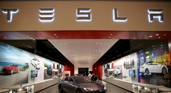 Тесла Tesla Inc изпревари германската Фолксваген като вторият най високо оценен