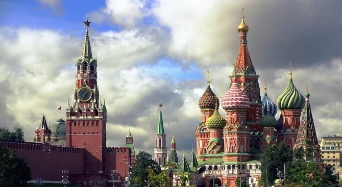Министерството на външните работи в Москва разглежда експулсирането на руски