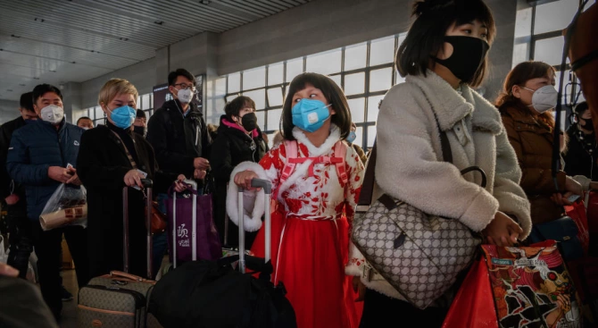 30 китайски предприятия произвеждат общо 8 милиона медицински маски на