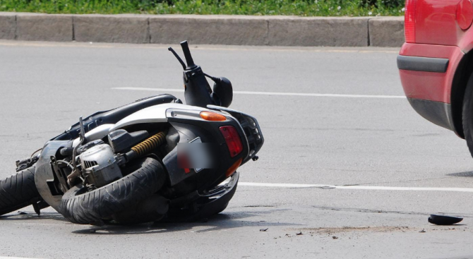 15-годишно момче е пострадало при управление на мотоциклет, съобщиха от