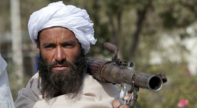Афганистанските талибани заявиха, че са свалили военен самолет на САЩ