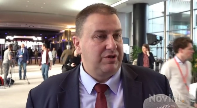 Евродепутатът от ГЕРБ ЕНП Емил Радев коментира пред NOVINI BG предстоящия Брекзит